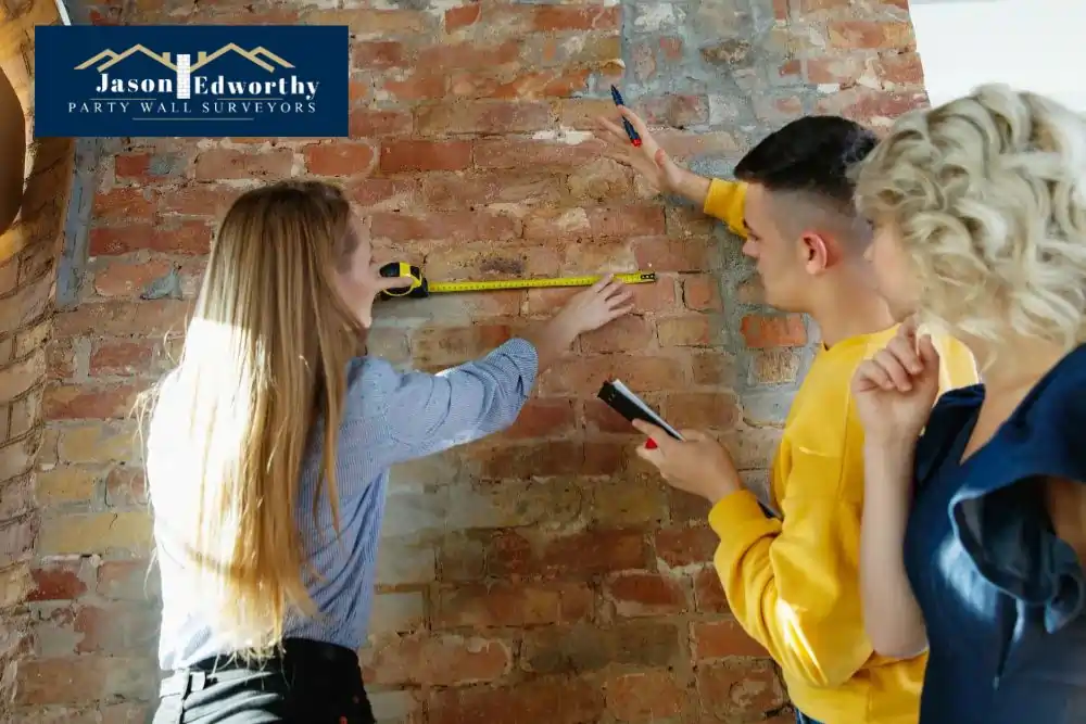 What are the responsibilities of a party wall surveyor Redditch?